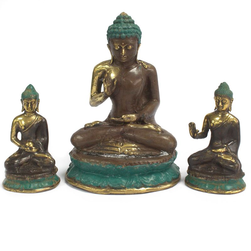 Großer sitzender Buddha