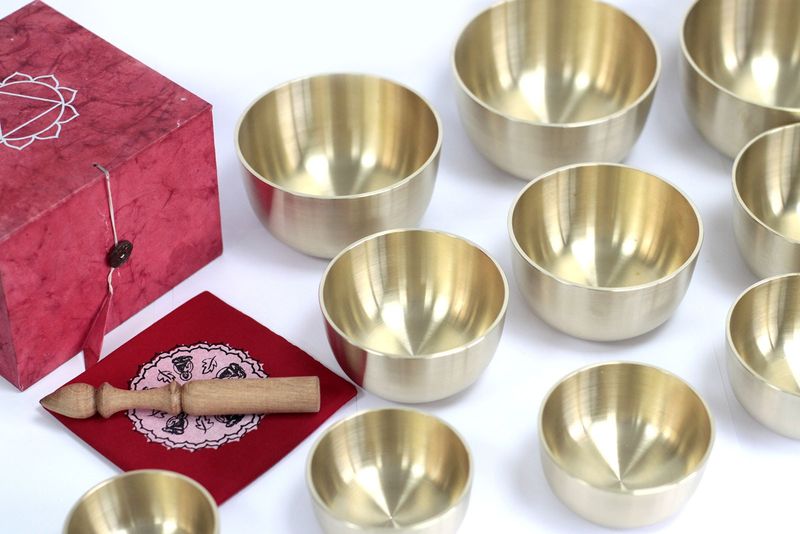 Set mit 10 Glocken-Metallschalen