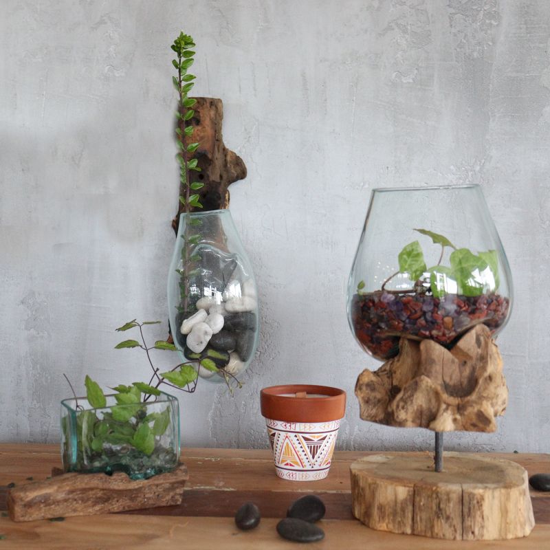 Geschmolzenes Glas auf Holz - hängenden Schüssel