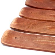 Geschnitzter Holzhalter aus Mangoholz