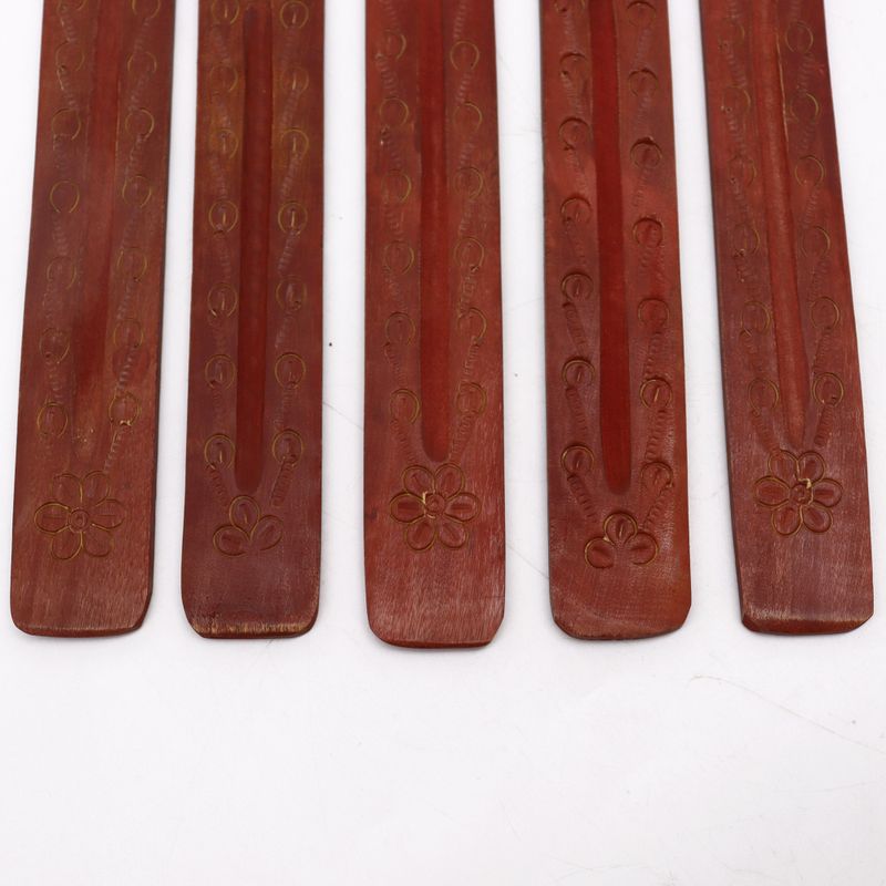 Geschnitzter Holzhalter aus Mangoholz