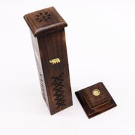 Box mit 2 verjüngten Mangoholz-Räuchertürmen