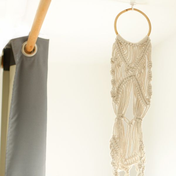 Makramee Topfhalter - Lang mit rattan Kranz