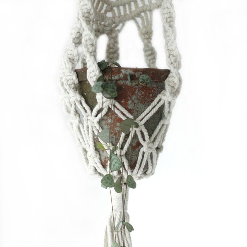 Makramee Topfhalter - Lang mit rattan Kranz