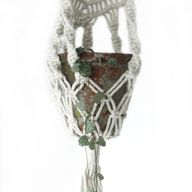 Makramee Topfhalter - Lang mit rattan Kranz