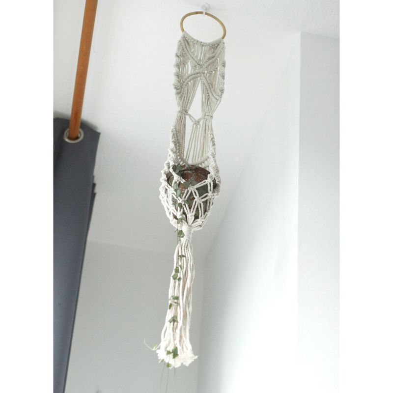 Makramee Topfhalter - Lang mit rattan Kranz