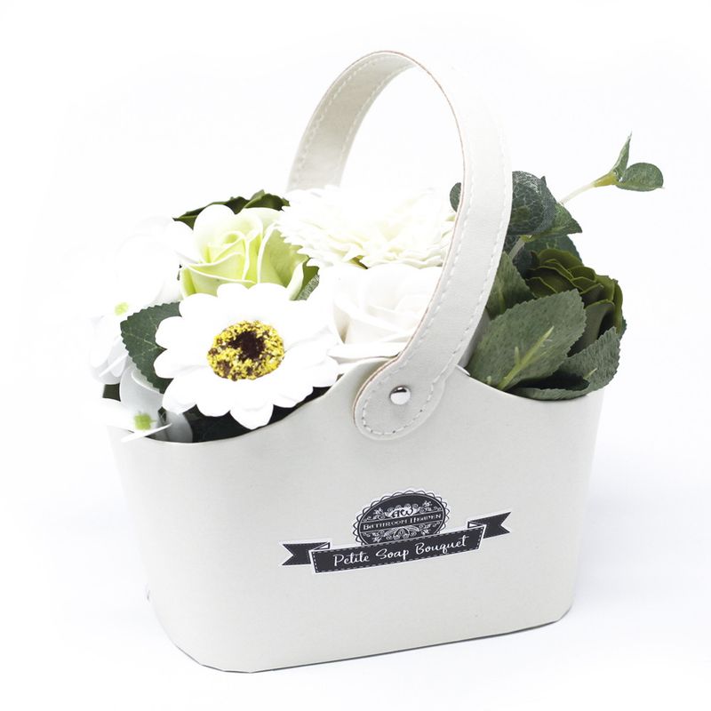 Kleiner Blumenstrauß in Korb - Pastellgrün