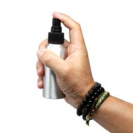 100-ml-Aluminiumflasche mit schwarzem Sprühverschluss