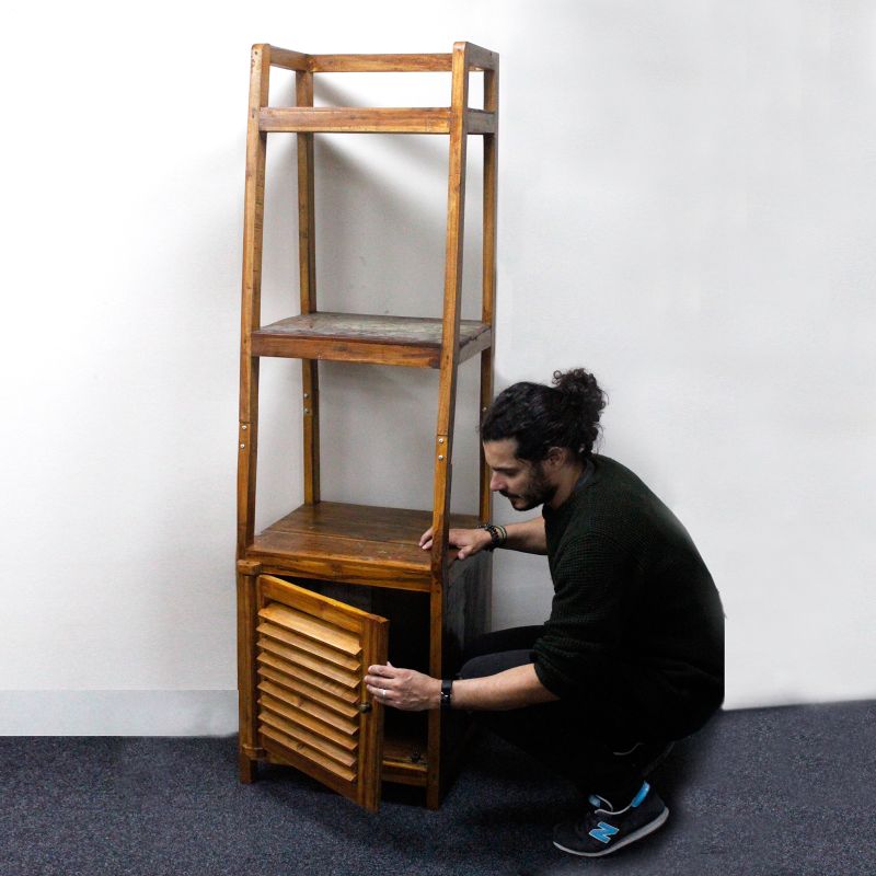 Offenes Regal aus recyceltem Teakholz