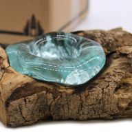 Geschmolzenes Glas auf Holz - Kerzenhalter