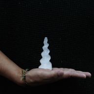 Selenit Spiral -Einhornhorn-Turm - 10 cm