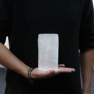 Kerzenhalter aus Selenit "Zylinder" 15 cm