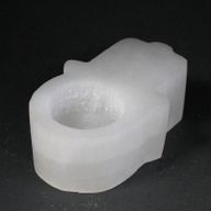 Kerzenhalter aus Selenit "Hamsa"