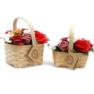 Großes Bouquet in Weidenkorb - rot