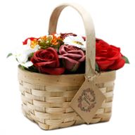 Großes Bouquet in Weidenkorb - rot