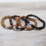 Verschiedene Rudraksha-Buddha-Armreifen