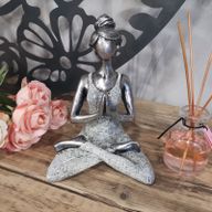 Yoga Lady Figur -  Silver & Weiß 24cm