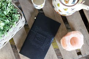 Handgemachtes Ledertagebuch- Mein Buch der Zauber und anderer Gedanken - Schwarz