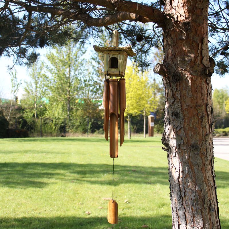 Quadratische Seegras-Vogelbox mit Glockenspielen 49x15cm