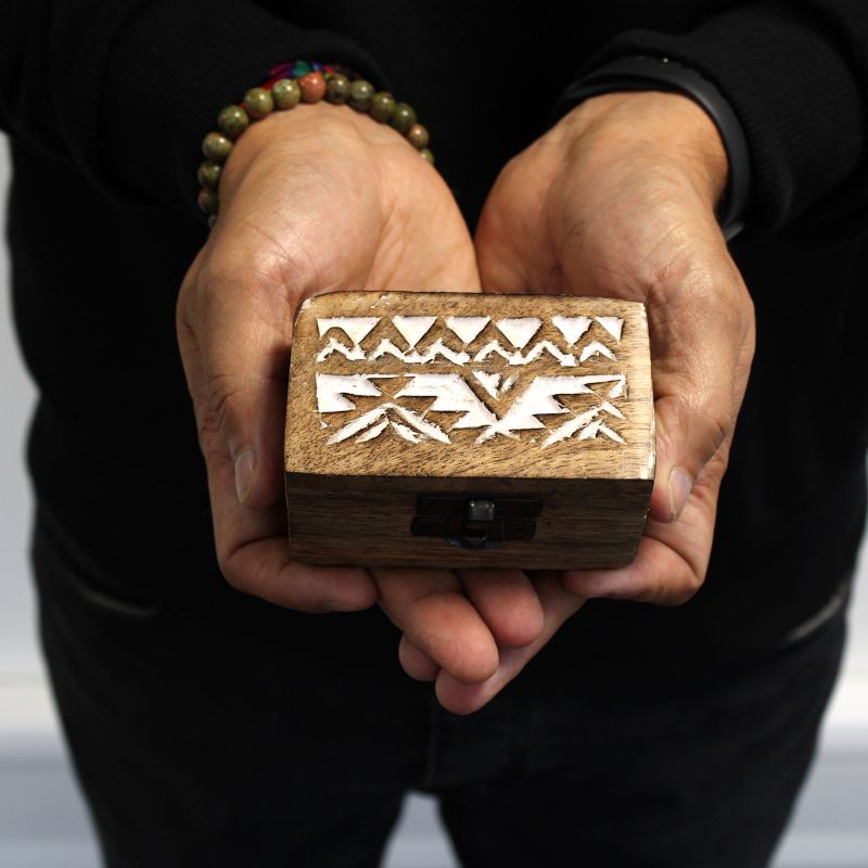 Holzbox weissgewaschen- 3x1.5 Pillendose Slawisches Design