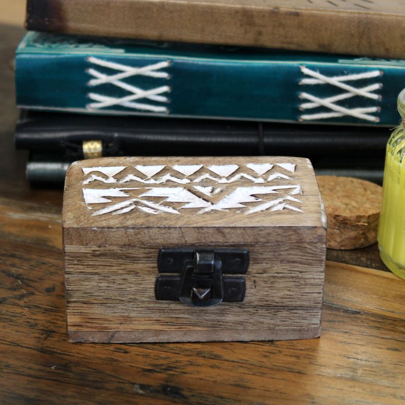 Holzbox weissgewaschen- 3x1.5 Pillendose Slawisches Design
