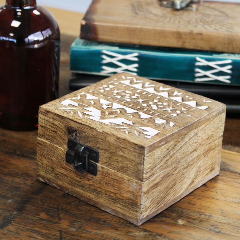 Holzbox weissgewaschen - 4x4 Slawisches Design