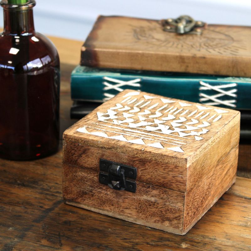 Holzbox weissgewaschen - 4x4 Aztekisches Design