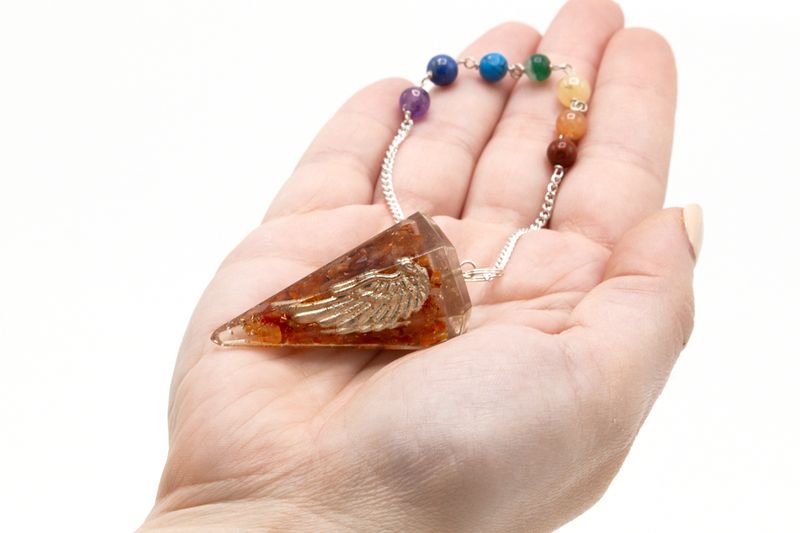Orgonite Power Chakra Pendel - Engelsflügel