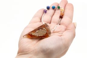 Orgonite Power Chakra Pendel - Engelsflügel