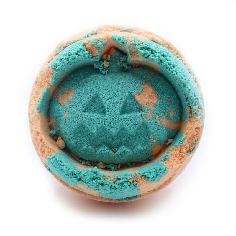 Halloween-Badebombe mit Fenchel und Orange