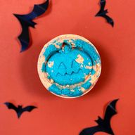 Halloween-Badebombe mit Fenchel und Orange