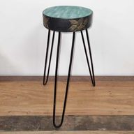 Pflanzenständer aus Albesia  Holz - Türkis & Golddetail