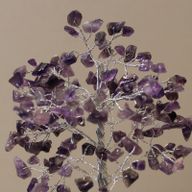 Edelsteinbaum mit Orgonitbasis – 160 Steine ​​– Amethyst