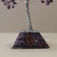 Edelsteinbaum mit Orgonitbasis – 160 Steine ​​– Amethyst