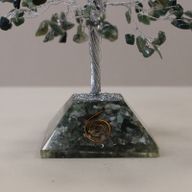 Edelstein-Baum mit Orgonit-Basis - 320 Steine - Moosachat
