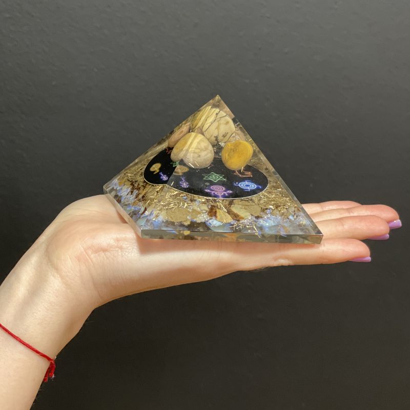 Orgonite-Pyramide - Mitternachts-Reiki - 70mm