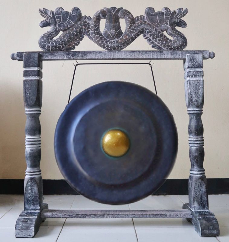 Großer Meditationsgong auf antikem braunem Ständer - 80 cm - Schwarz