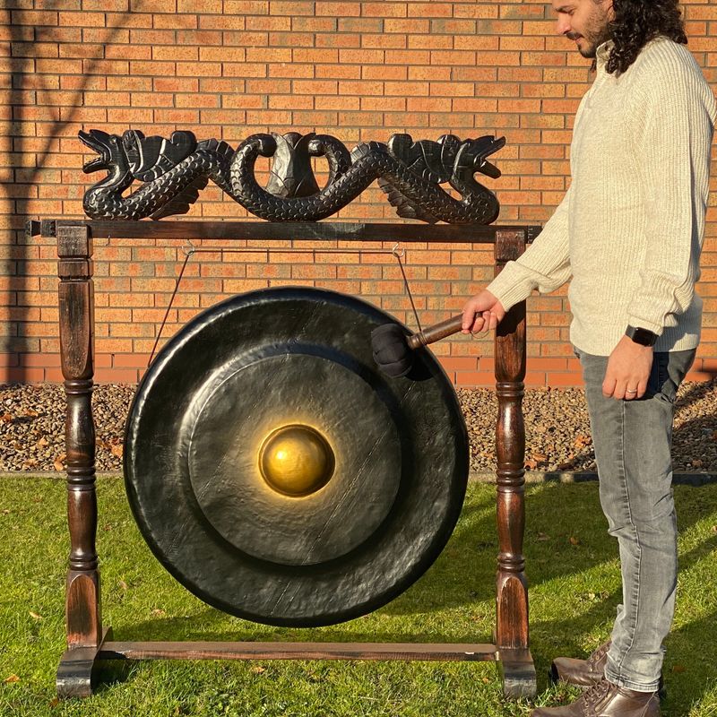 Großer Meditationsgong auf antikem braunem Ständer - 80 cm - Schwarz