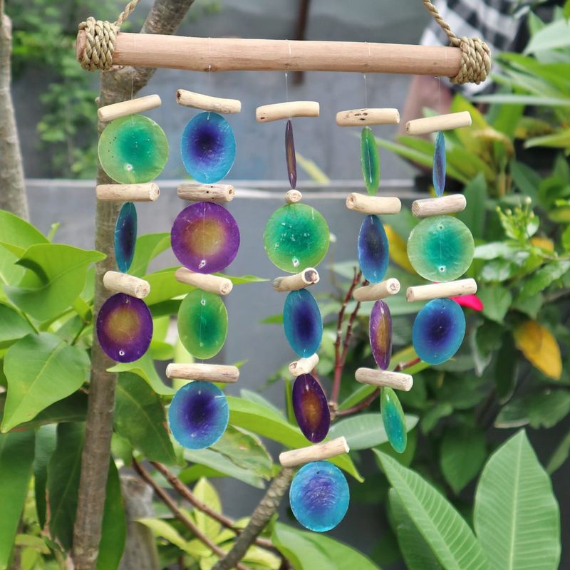 Grün und Violett- Glockenspiel aus Treibholz