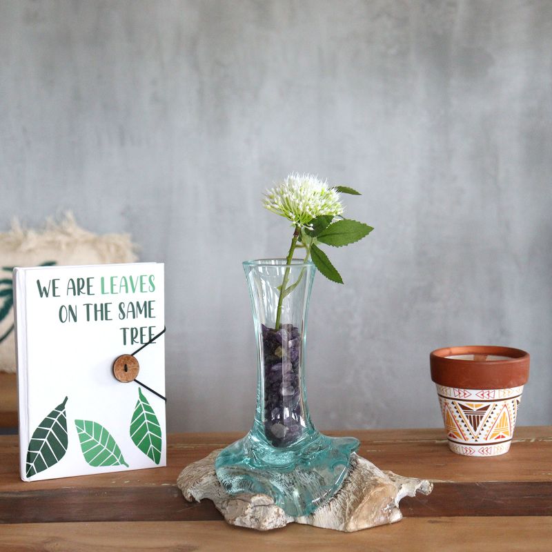Geschmolzenes Glas auf getünchtem Holz – Vase – klein