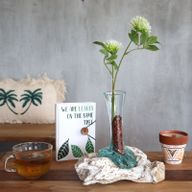Geschmolzenes Glas auf getünchtem Holz - Vase - Medium