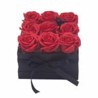 Seifenblumen-Geschenk-Blumenstrauß - 9 Rote Rosen - Quadrat