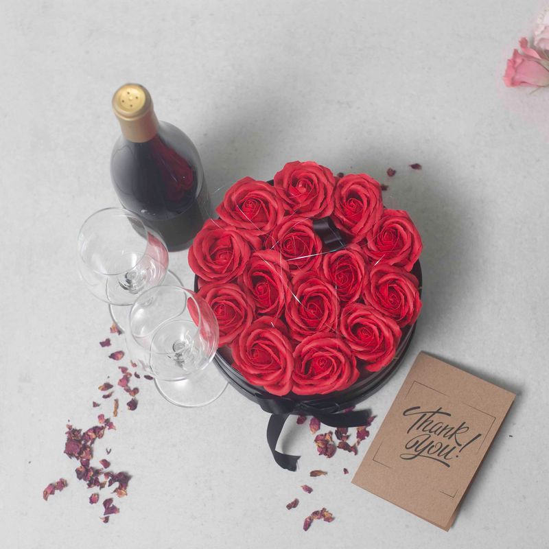 Seifenblumen-Geschenk-Blumenstrauß - 14 Rote Rosen - rund