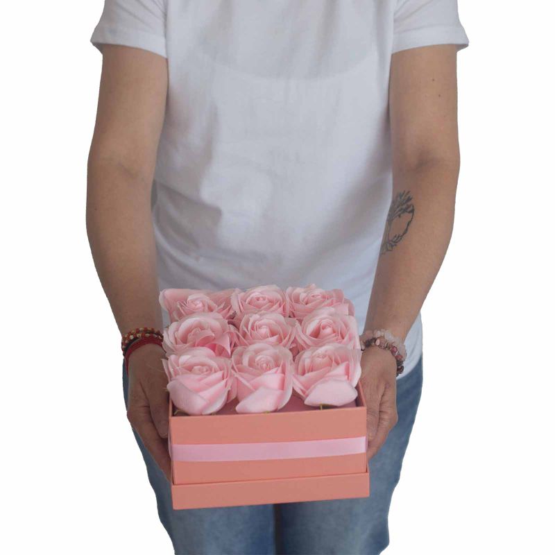 Seifenblumen-Geschenk-Blumenstrauß - 9 Rosa Rosen - Quadrat