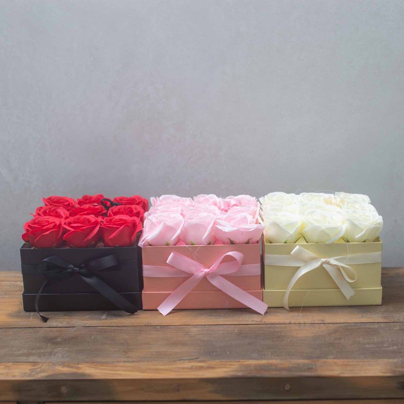 Seifenblumen-Geschenk-Blumenstrauß - 9 Rosa Rosen - Quadrat