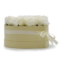 Seifenblumen-Geschenk-Blumenstrauß- 13 Cremefarbene Rosen - Herz