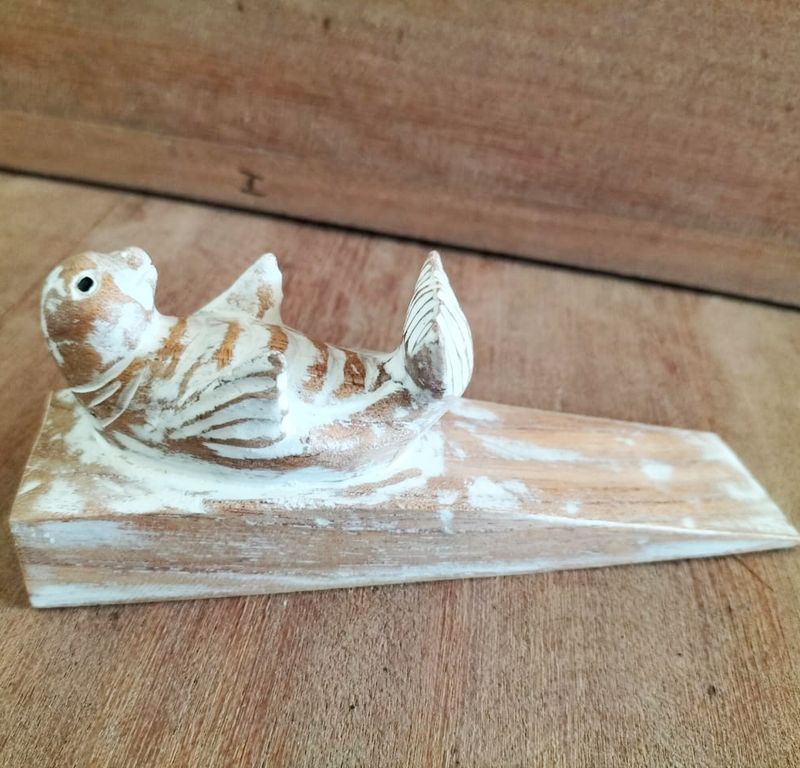 Handgeschnitzter Türstopper - Baby Seal