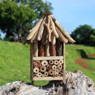 Bienen- und Insektenhäuschen aus Treibholz-Doppelt