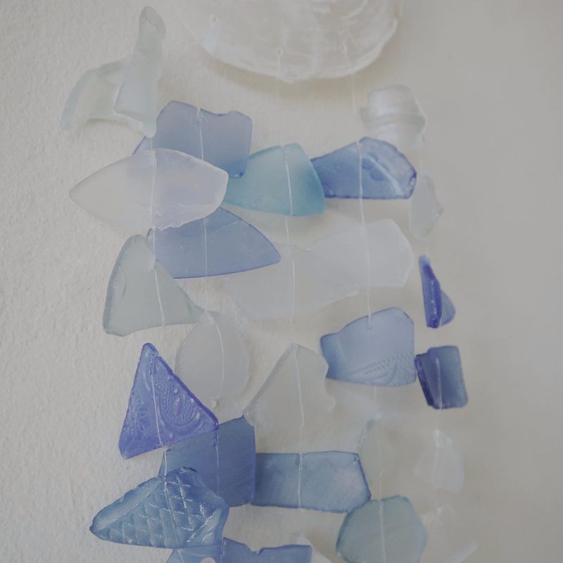 Windspiele- Blaues und weißes Glas