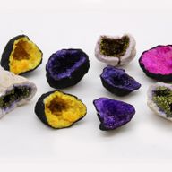 Farbige Calcit-Geoden - Schwarzer Stein - Rosa & Gold